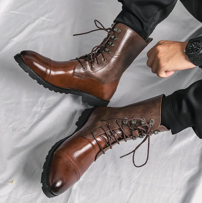 LÉONARD — Bottes Hautes en Cuir Patiné à Lacets