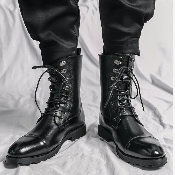 LÉONARD — Bottes Hautes en Cuir Patiné à Lacets