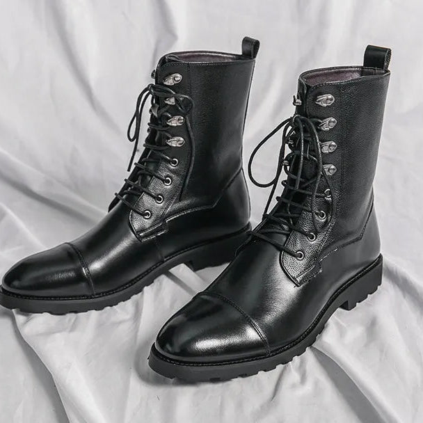 LÉONARD — Bottes Hautes en Cuir Patiné à Lacets