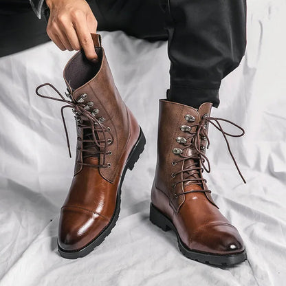 LÉONARD — Bottes Hautes en Cuir Patiné à Lacets